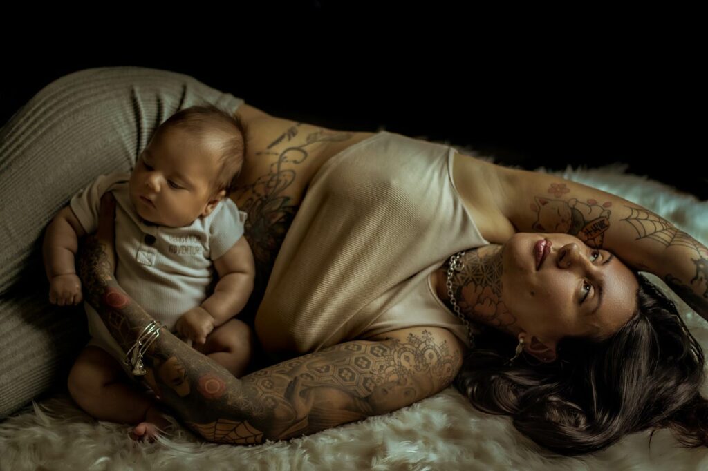 Orlando Newborn Photographer - mom and baby